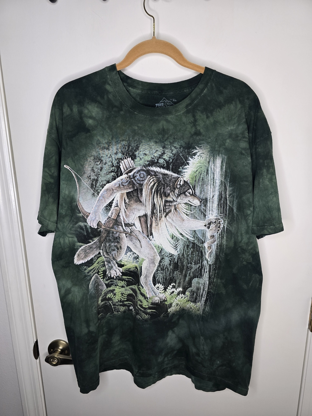 The Mountain Tie-Dye Dark Green Wolf Warrior Graphic Tee Vintage 90's Y2K